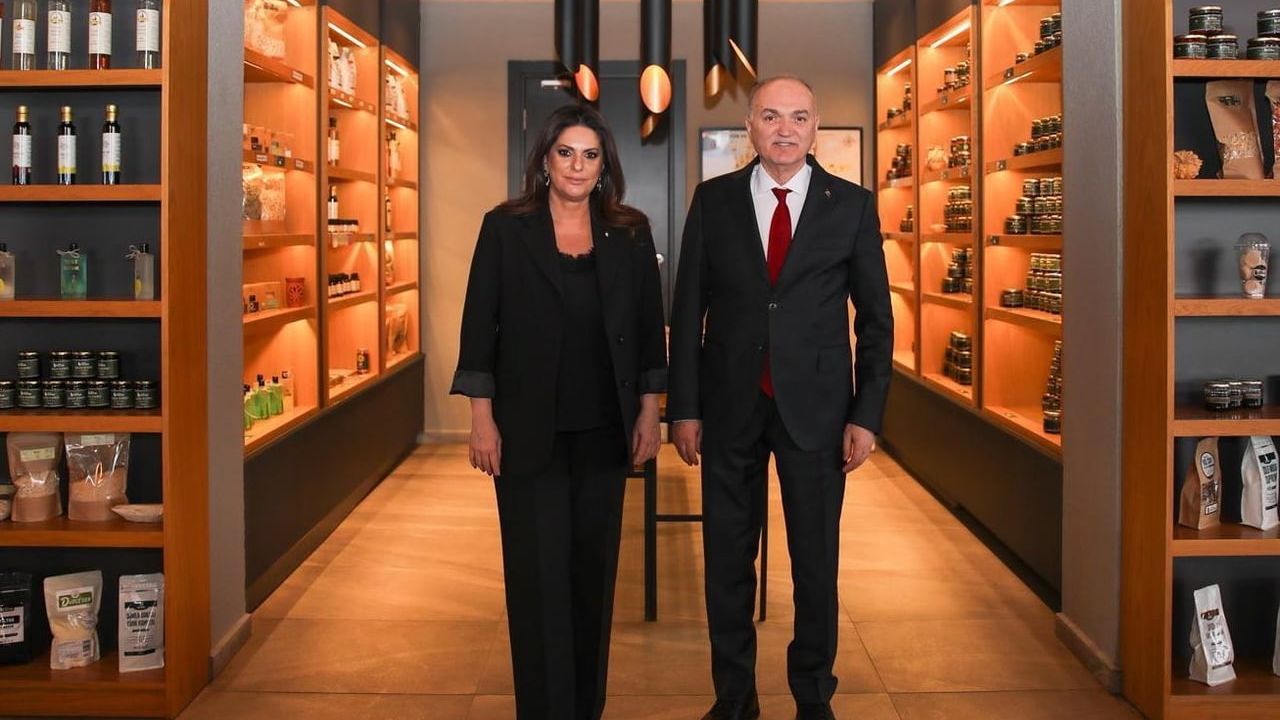 Başkan Özlü, Jülide Sarıeroğlu'nu Düzce'de Ağırladı