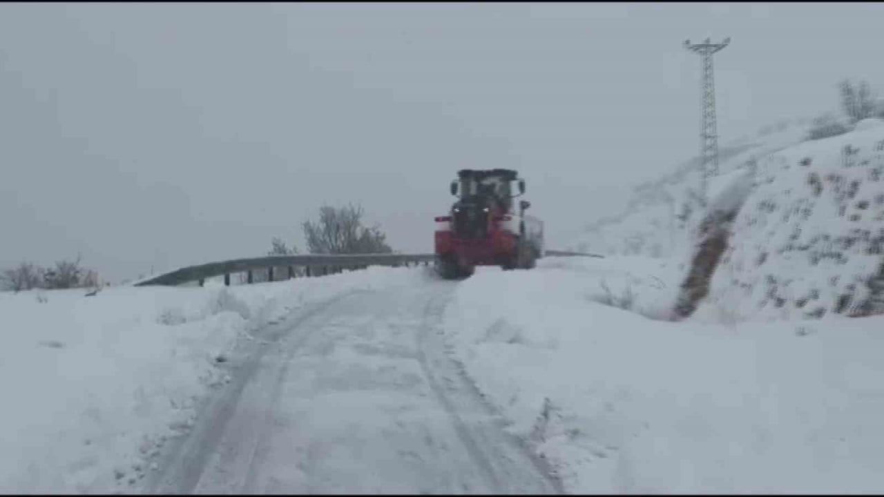 Batman'da Kar Yağışı Nedeniyle 35 Köy Yolu Açıldı