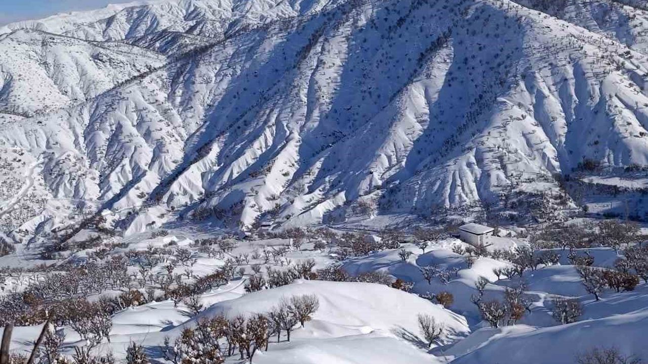 Batman'da Sert Kış Koşulları ile Mücadele Devam Ediyor