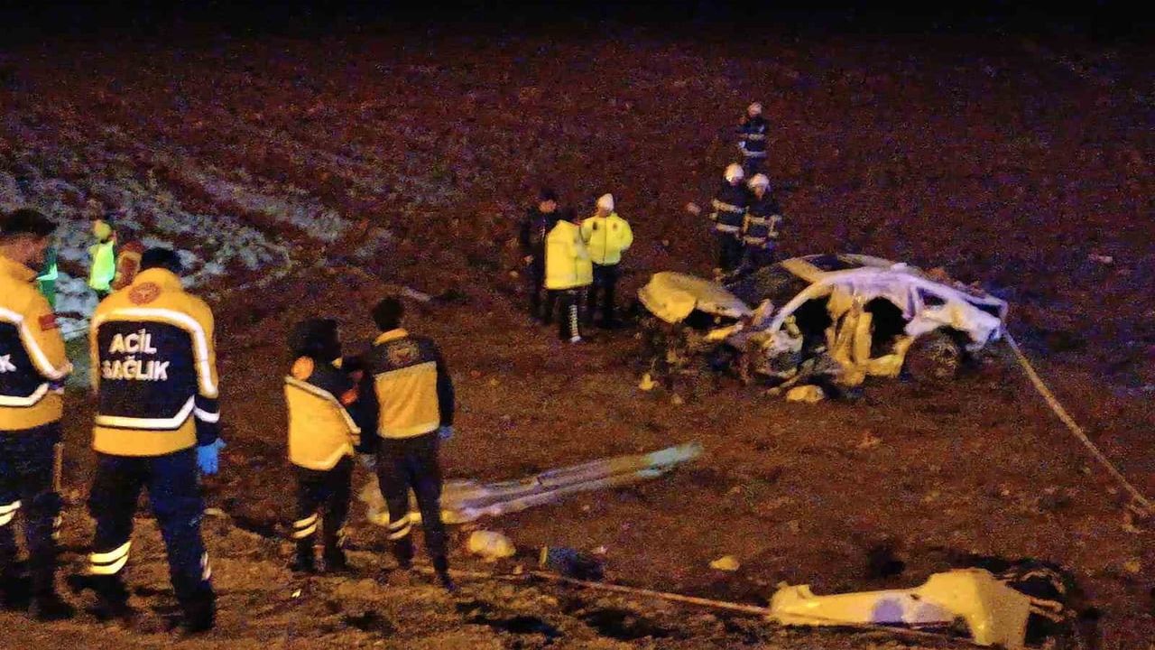 Batman'da Trafik Kazası: 3 Ölü, 3 Yaralı