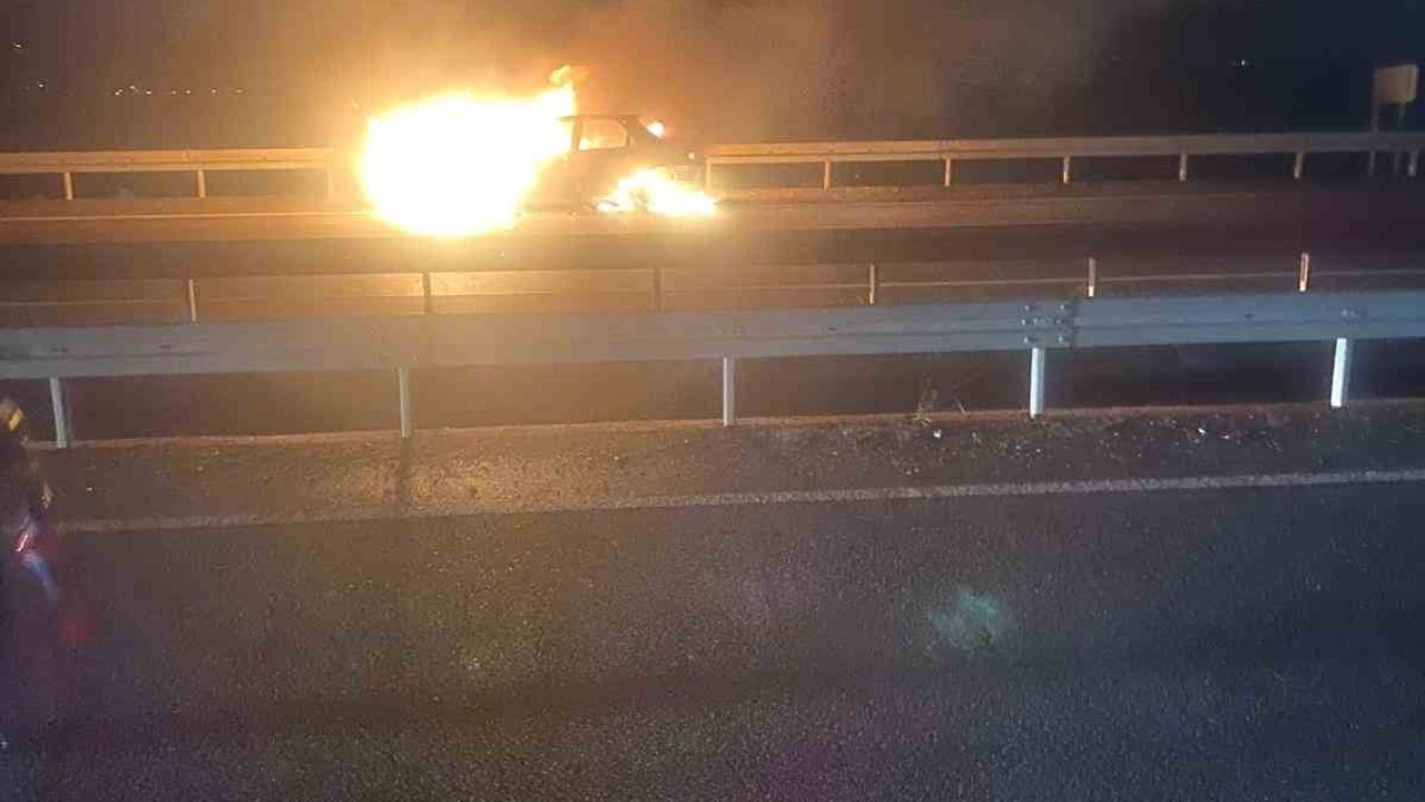 Batman-Diyarbakır Karayolunda Araç Yangını Kontrol Altına Alındı