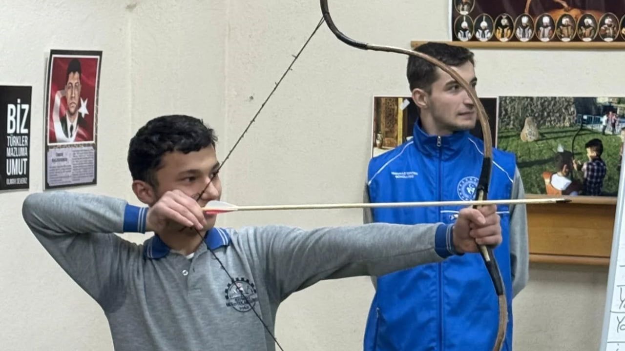 Bayburt'ta Bağımlılıkla Mücadele İçin Okçuluk Turnuvası Düzenlendi
