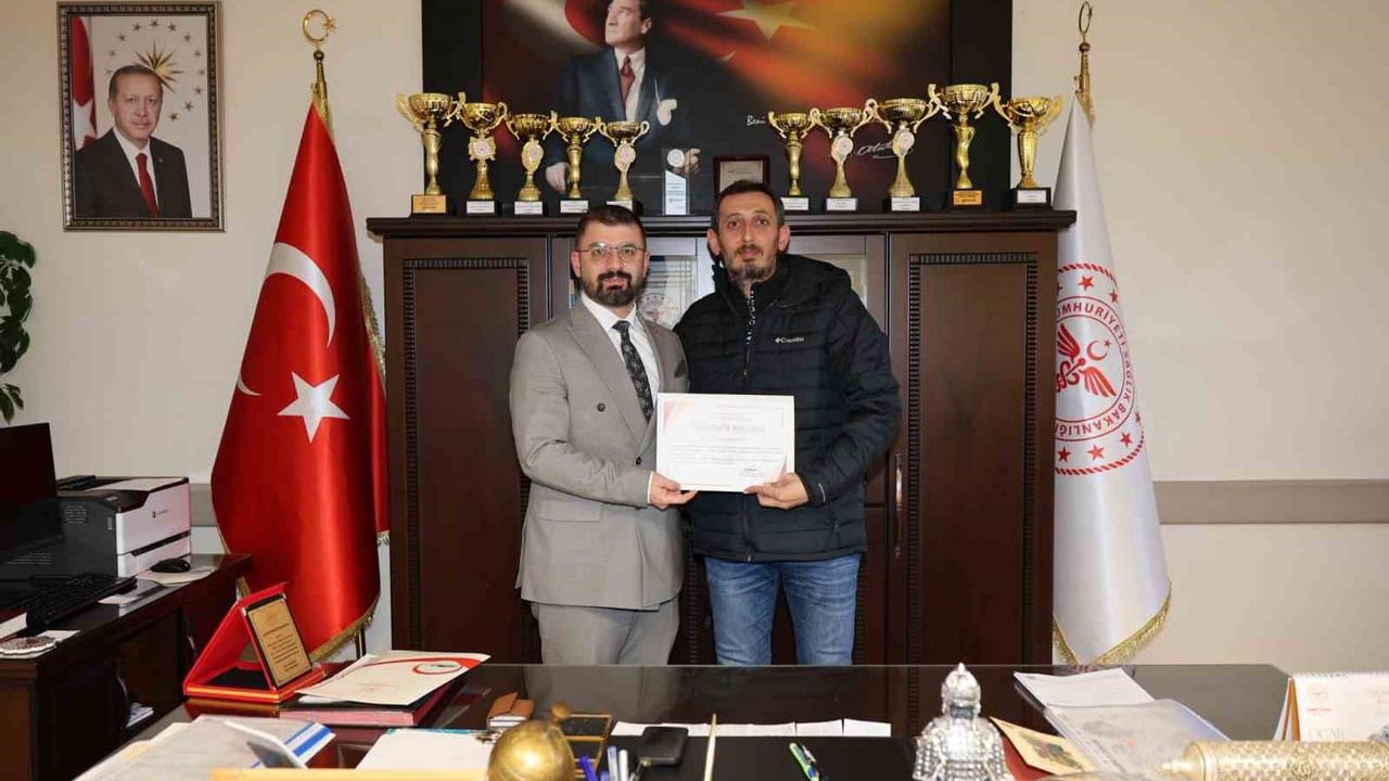 Bayburt'ta Kanser Taramalarında Başarıya Plaket
