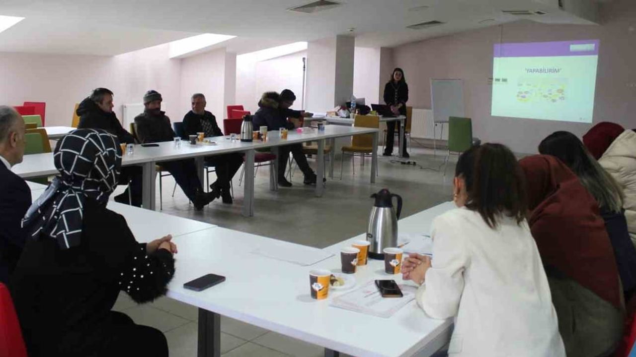 Bayburt'ta Koruyucu Ailelere Temel Eğitim Verildi