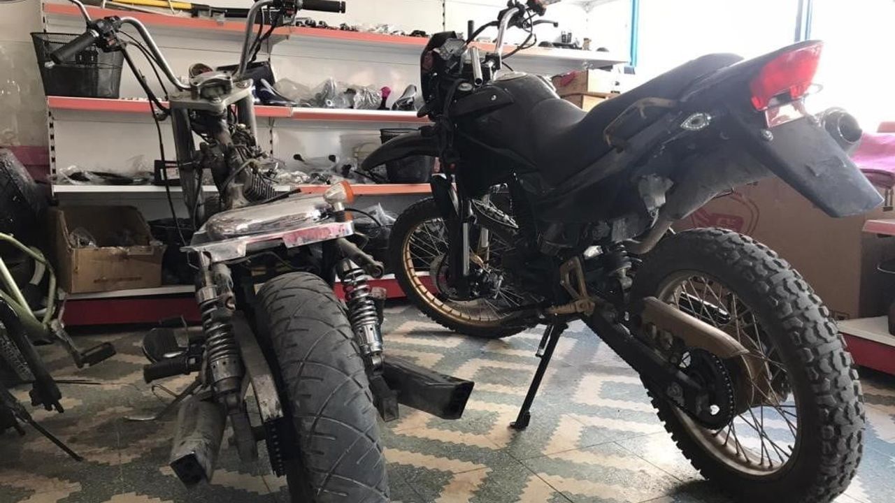 Bayburt'ta Motosiklet Kullanıcılarına Kar Engeli