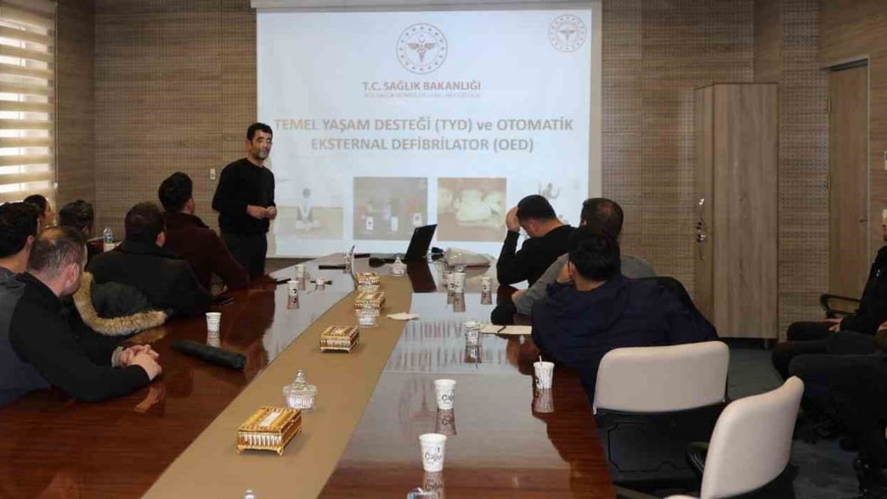 Bayburt'ta Polis Adaylarına İlk Yardım Eğitimi