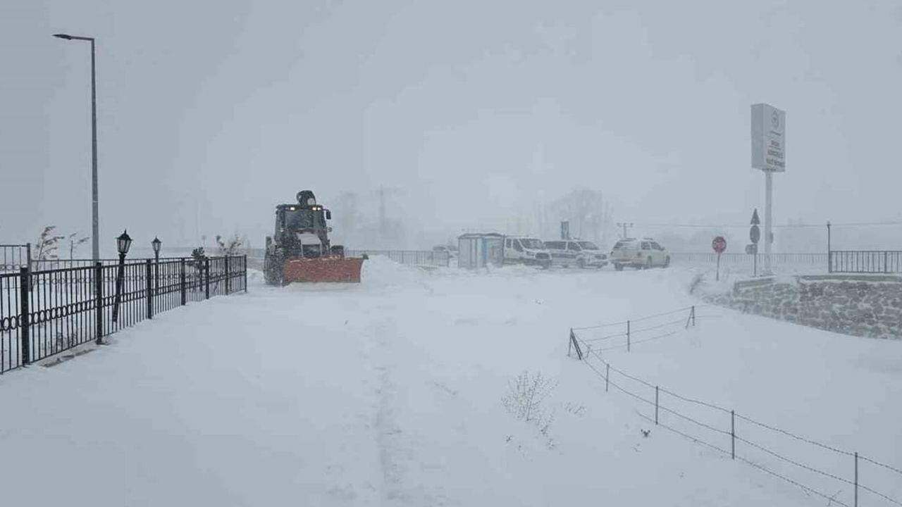 Bayburt'ta Yoğun Kar Yağışı Nedeniyle Belediye Uyarıları