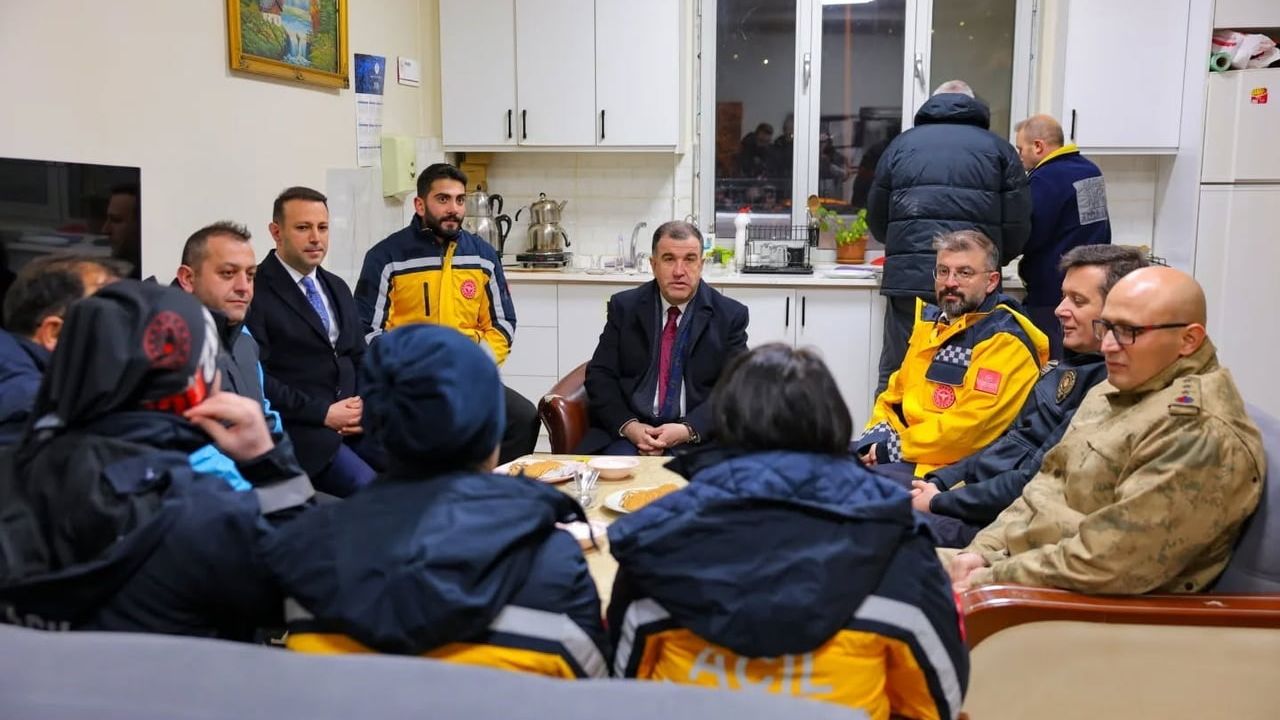 Bayburt Valisi Eldivan, Sağlık Çalışanlarını Unutmadı