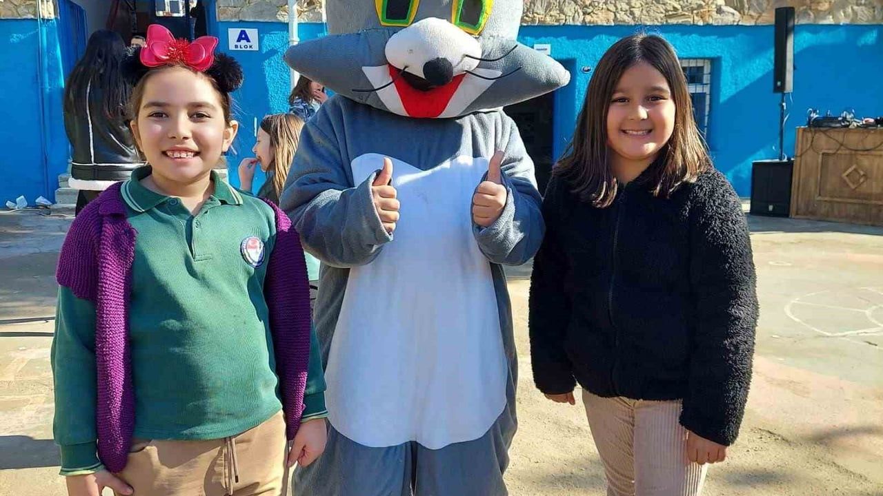 Bayındır’da Karne Şenliği: Masal Diyarında Eğlence