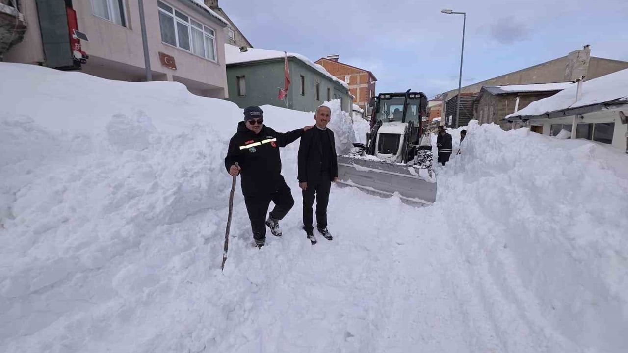 Bektaş Yaylası'nda Kar Kalınlığı 2,5 Metreyi Geçti