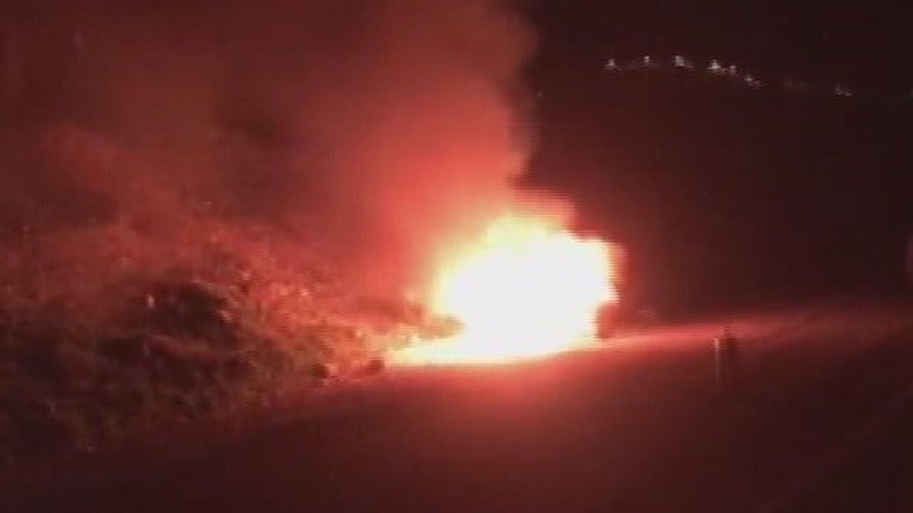 Belen'de Seyir Halindeki Otomobil Yangını