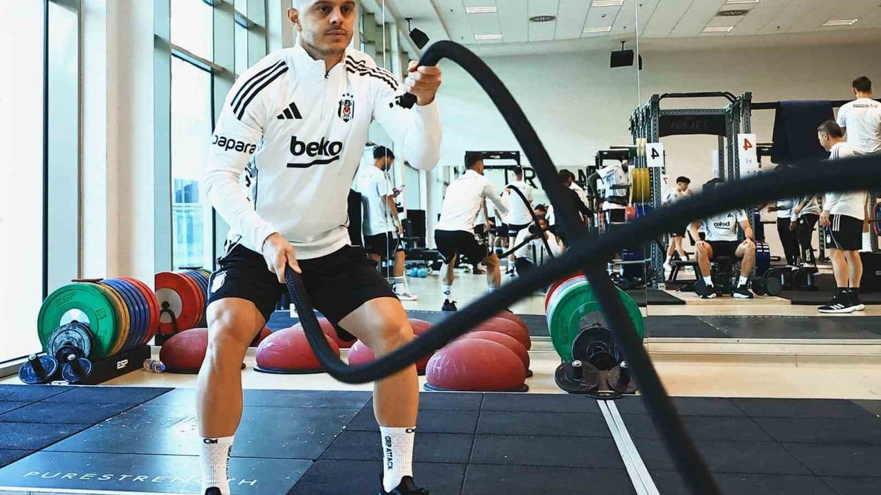 Beşiktaş, Antalya'da Devre Arası Antrenmanlarına Devam Ediyor
