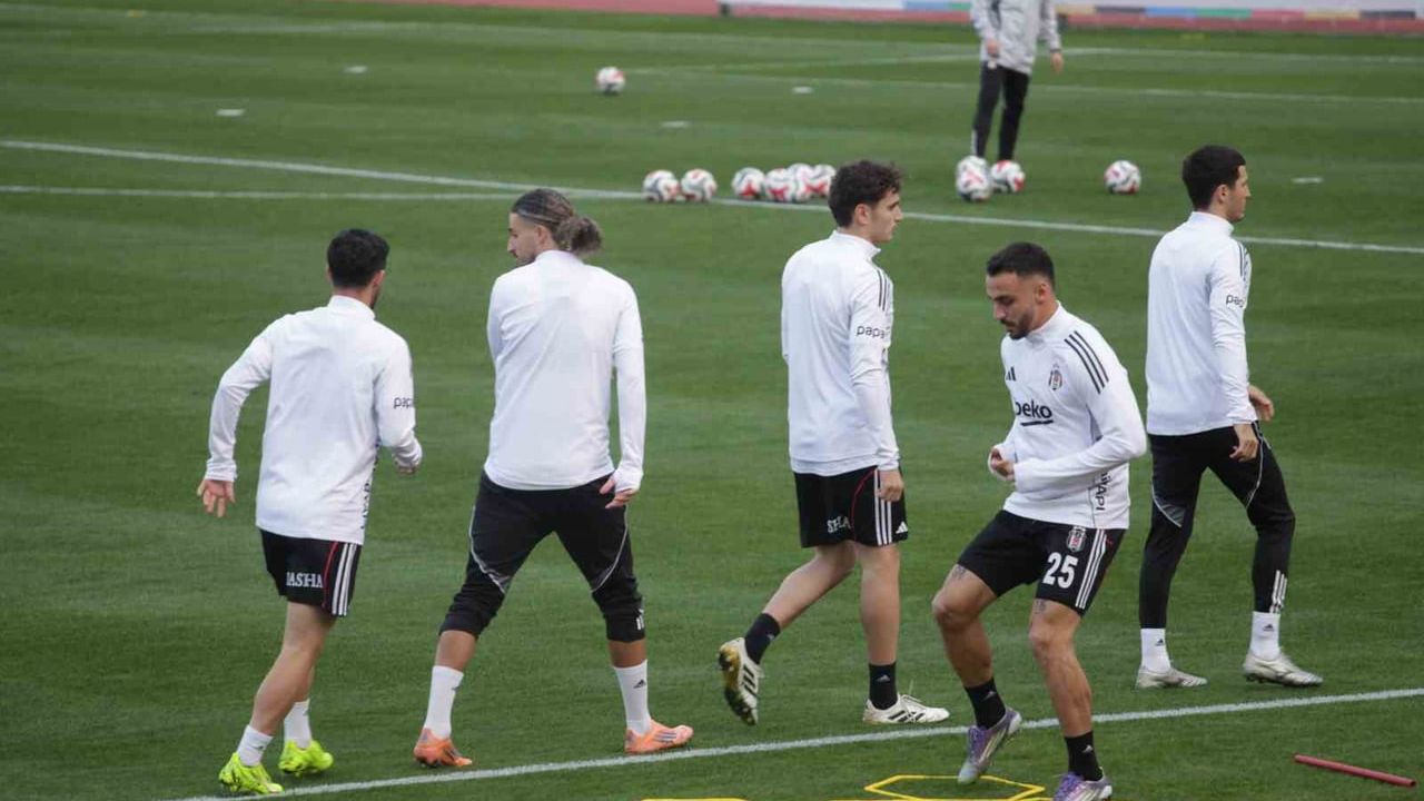 Beşiktaş Antalya Kampında Antrenmanlarına Devam Ediyor