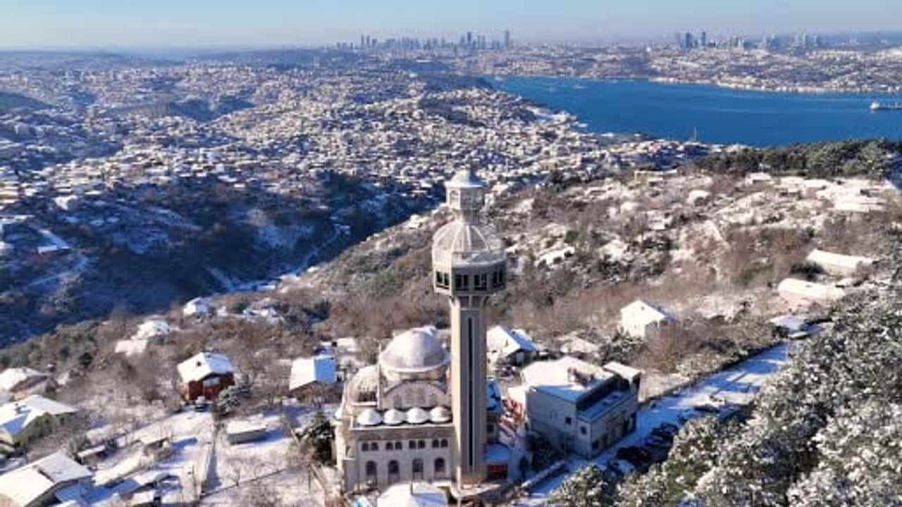 Beykoz Kavacık'ta Kar Yağışıyla Beyaz Bir Sabah