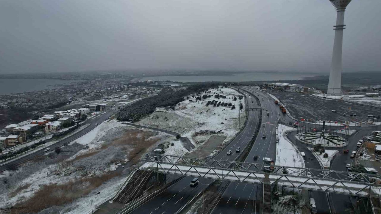 Beylikdüzü'nde Kar Manzaraları Havadan Görüntülendi