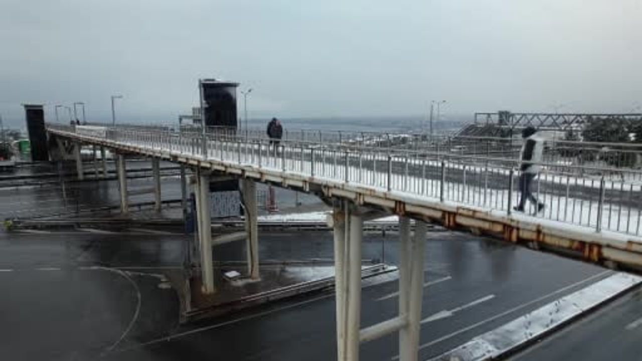 Beylikdüzü'nde Kar Manzarası