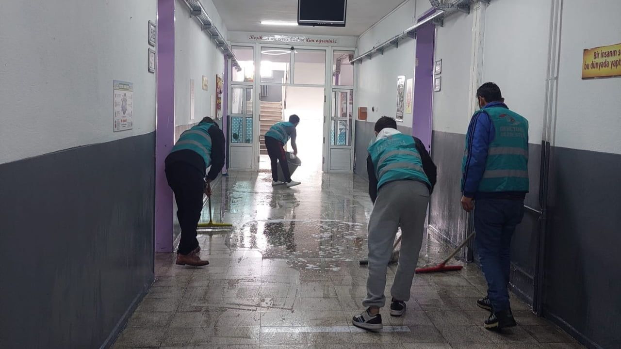 Beyşehir'deki Okullarda Temizlik Çalışmaları Gerçekleşti