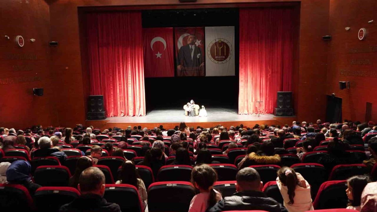 Bilecik'te Çocuklara Özel Kukla ve Tiyatro Gösterisi
