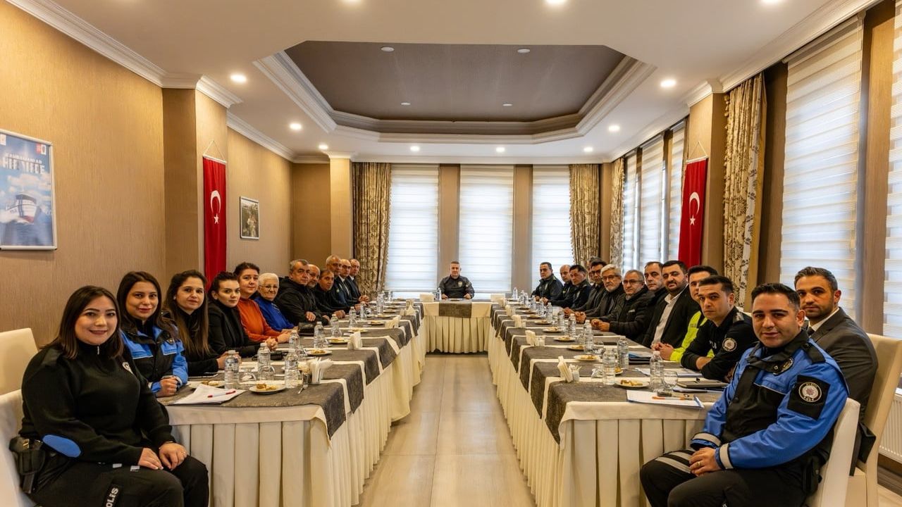 Bilecik'te Emniyet ve Muhtarlar Asayiş Toplantısı