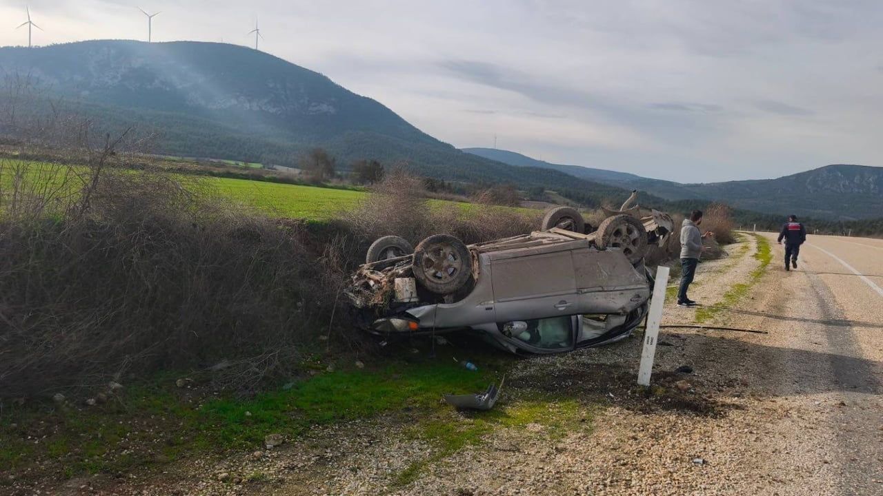 Bilecik'te Kontrolden Çıkan Araç Takla Attı