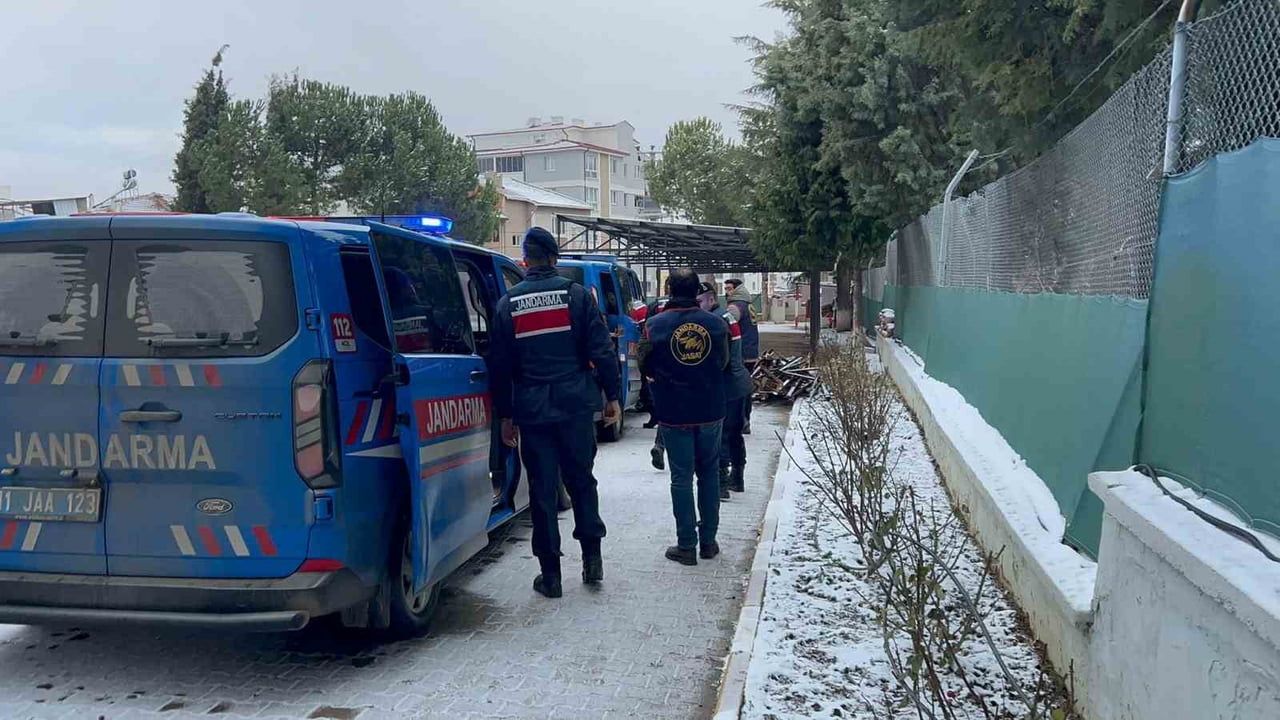 Bilecik'te Yaşlı Kadını Dolandıran 5 Kişi Yakalandı