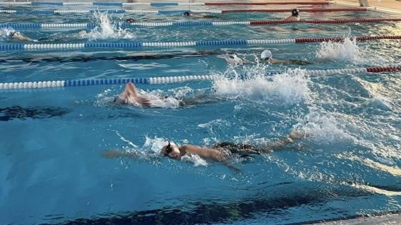 Bilecik'te Yüzme Antrenmanları Hız Kazanıyor