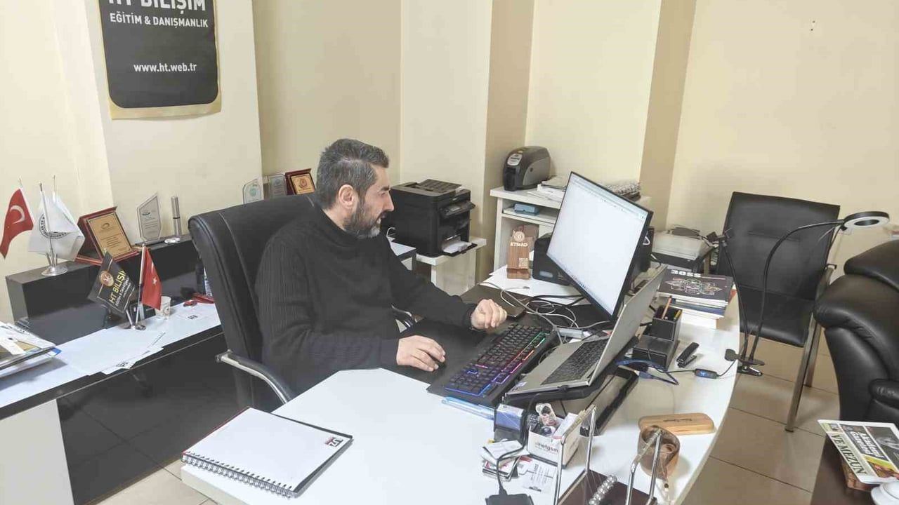 Bilişim Uzmanı Uyarıyor: Her Mail'e Güvenmeyin