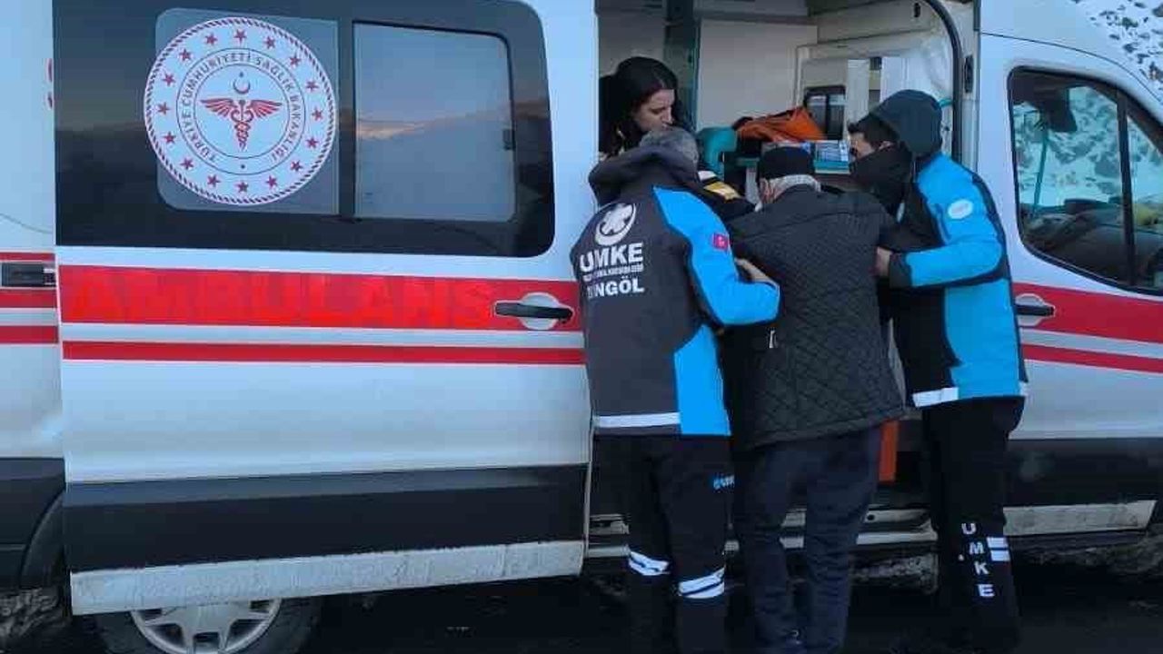 Bingöl'de UMKE Ekipleri Zorlu Şartlarda Hasta Nakli Gerçekleştirdi