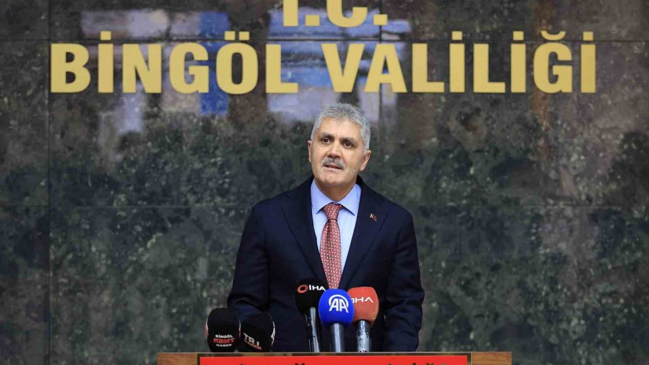 Bingöl'e Yeni Vali Atandı: Cahit Çelik Görevine Başladı