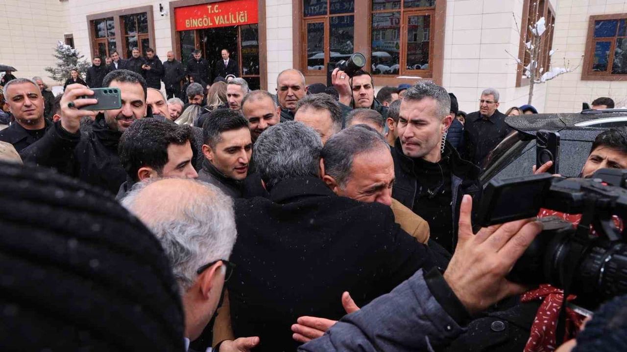 Bingöl Valisi Ahmet Hamdi Usta'dan Duygusal Veda