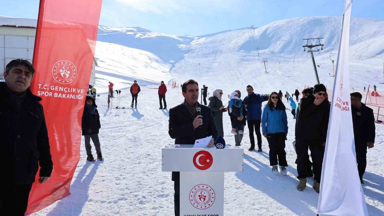 Bitlis'te Kayak İl Birinciliği Müsabakaları Gerçekleşti