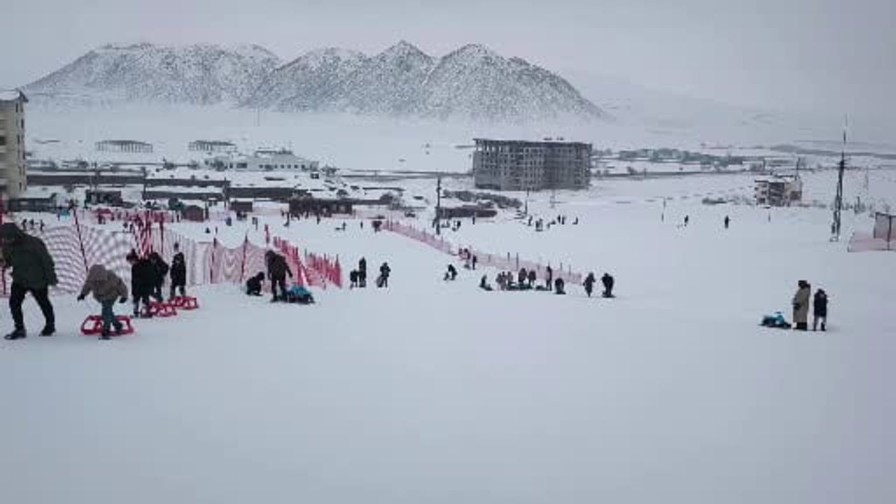 Bitlis'te Kayak Sevinci Tatil Döneminde Zirveye Çıktı