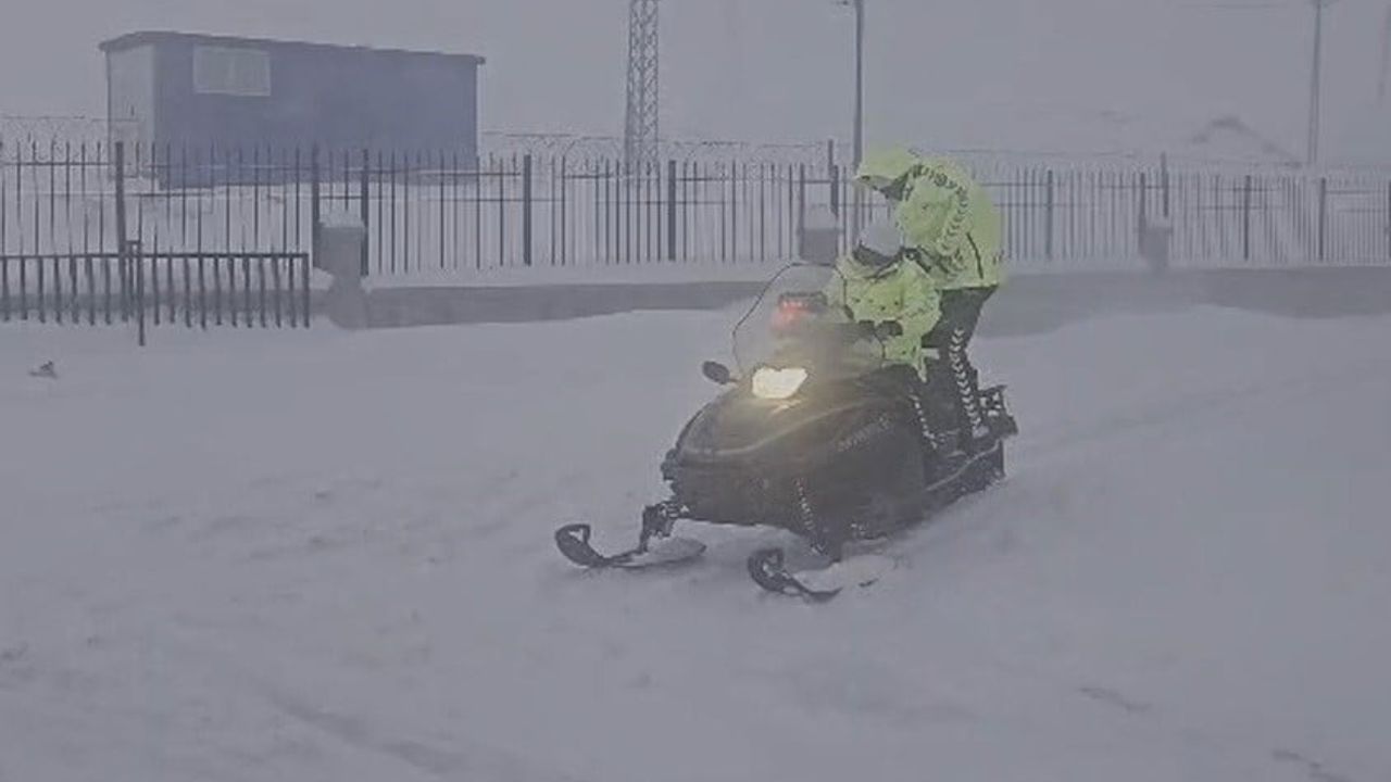 Bitlis'te Kış Koşullarına Karşı Kar Motoru Önlemi