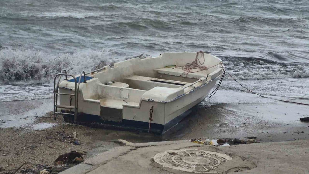 Bodrum'da Fırtına Tekne ve Feribot Seferlerini Vurdu