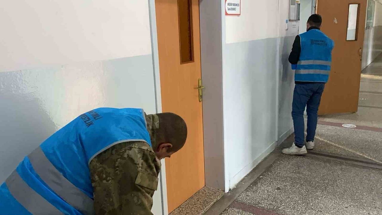 Bolu'da Denetimli Serbestlik Yükümlüleri Okullarda Temizlik Yaptı