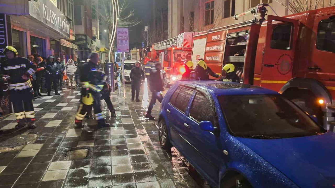 Bolu'da Gece Yangın Paniği: 2 Yaralı