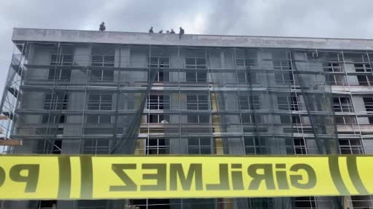 Bolu'daki İşçi Eylemi: Çatıda Grev Yapan İşçiler Seslerini Duyurmak İçin Yola Çıktı