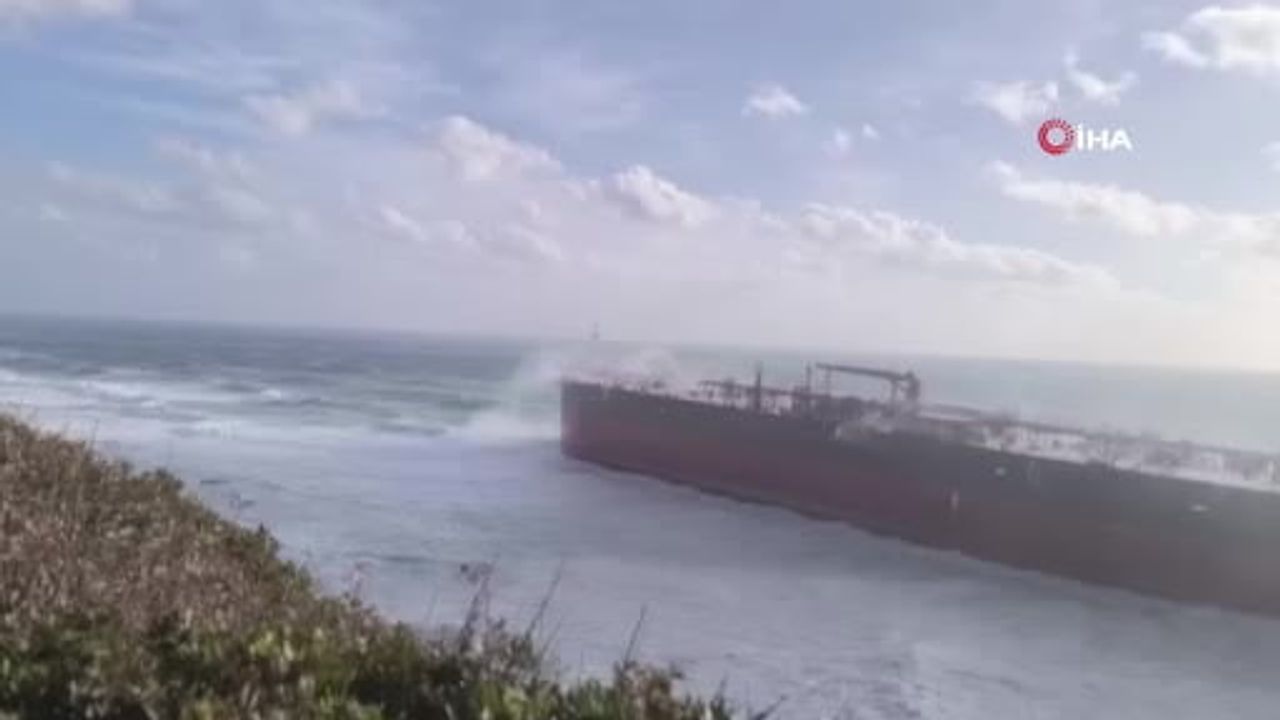 Bozcaada Açıklarında Ham Petrol Tankeri Karaya Oturdu