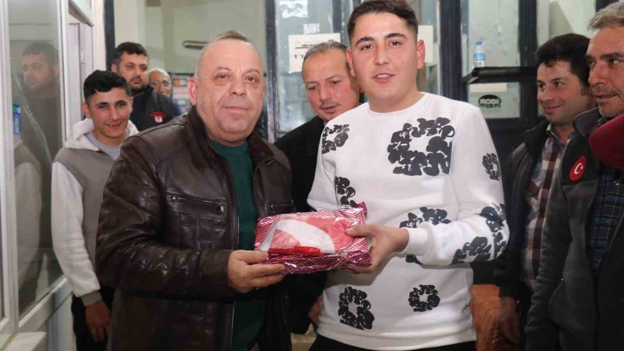 Bozdoğan Belediye Başkanı Özel, Haydere Mahallesi'nde Vatandaşlarla Bir Araya Geldi