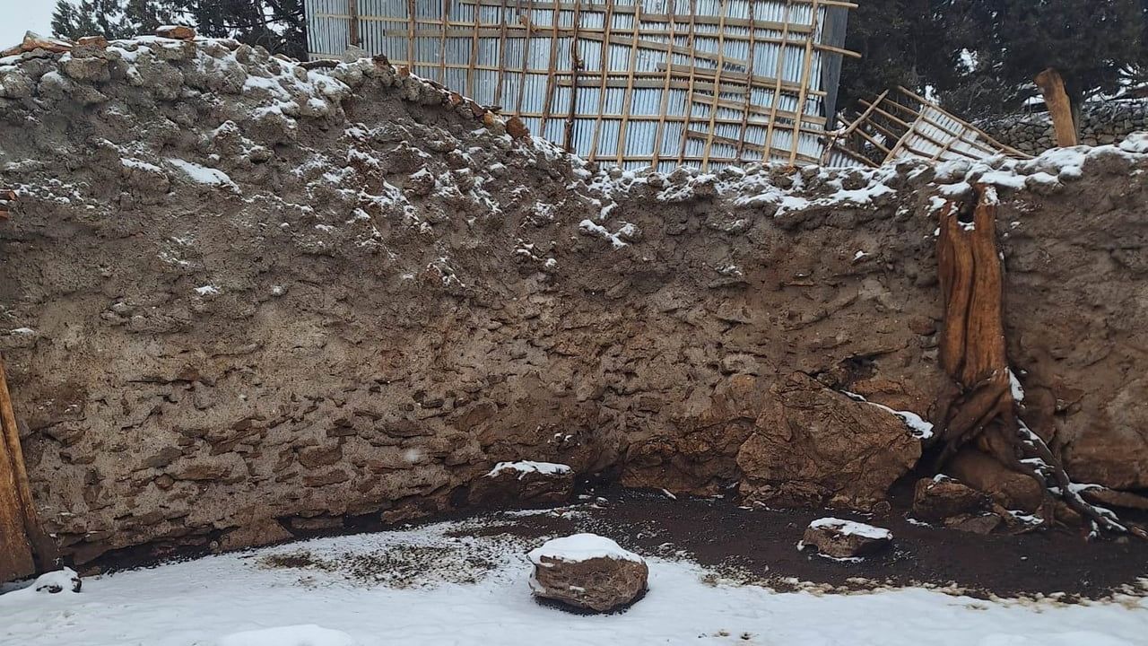 Bozkır'da Fırtına Ahırın Çatısını Uçurdu