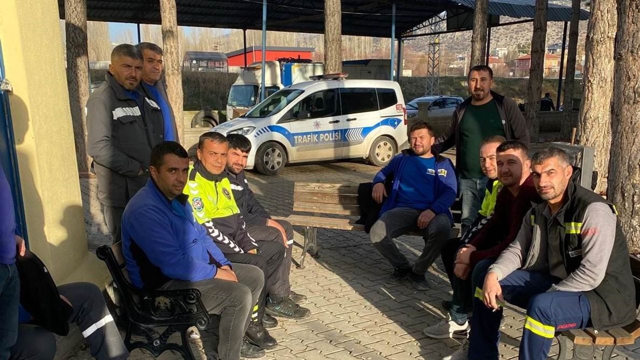 Bozkır'da Polis Ekiplerinden Trafik Güvenliği Eğitimi