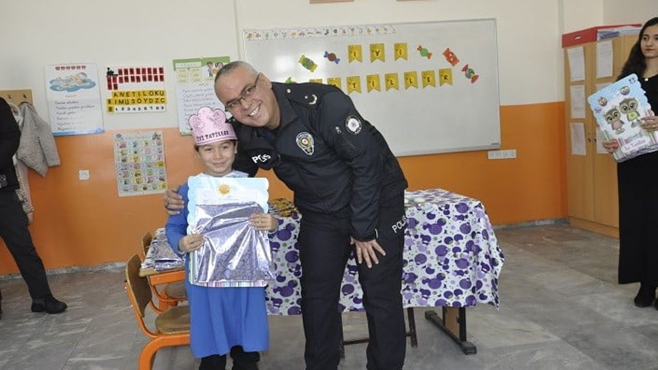 Bulanık'ta Karne Sevinci: 17 Bin Öğrenci Karnelerini Aldı