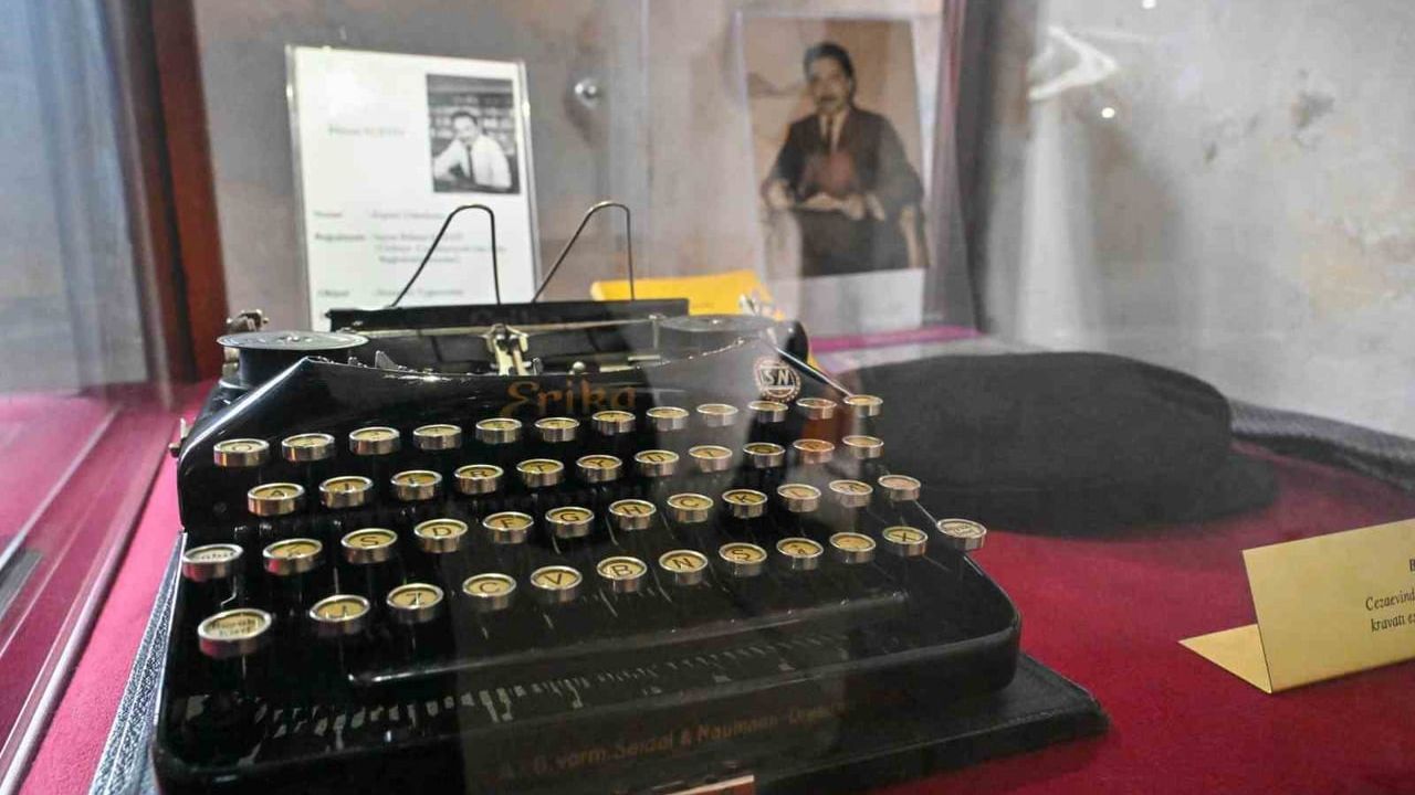 Bülent Ecevit'in Daktilosu Ulucanlar Cezaevi Müzesi'nde Sergileniyor