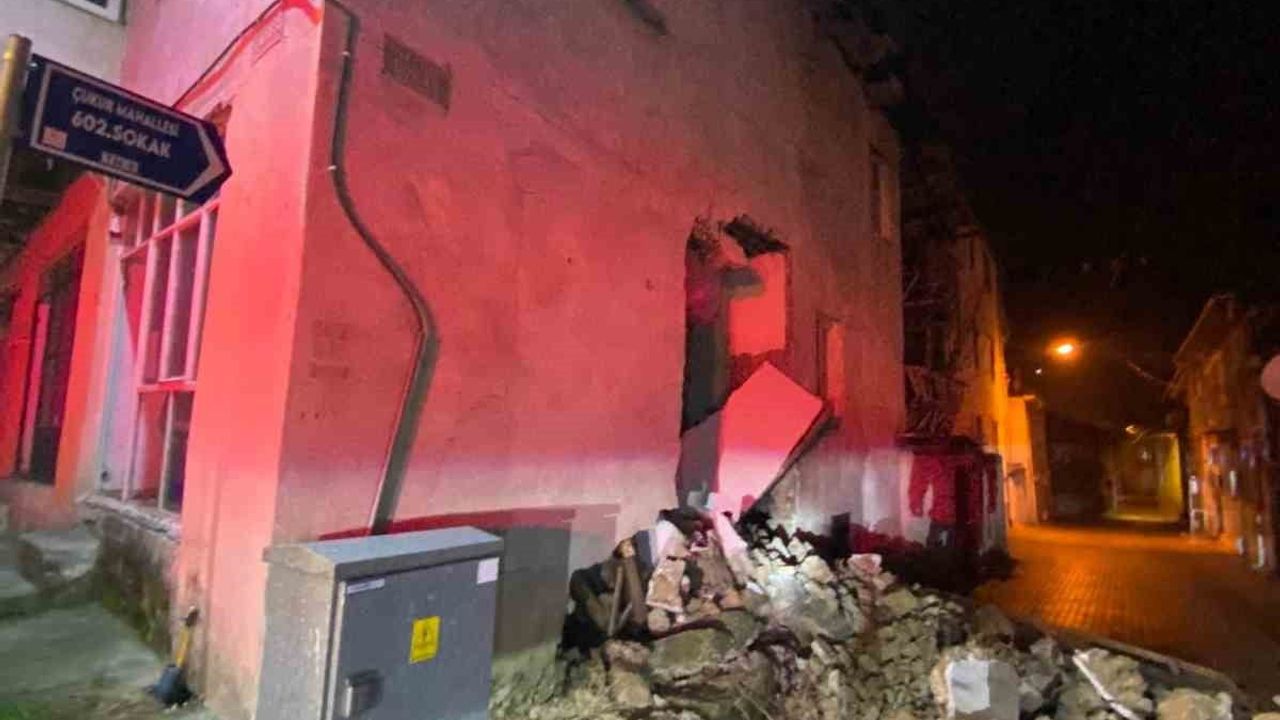 Burdur'da Kerpiç Ev Duvarı Çöktü