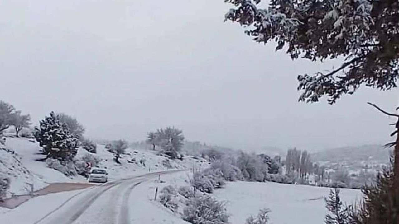 Burdur'un Yüksek Kesimlerinde Kar Yağışı