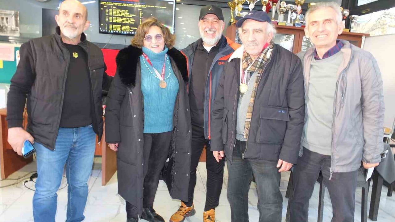 Burhaniye'de Briç Federasyon Turnuvası Coşkusu