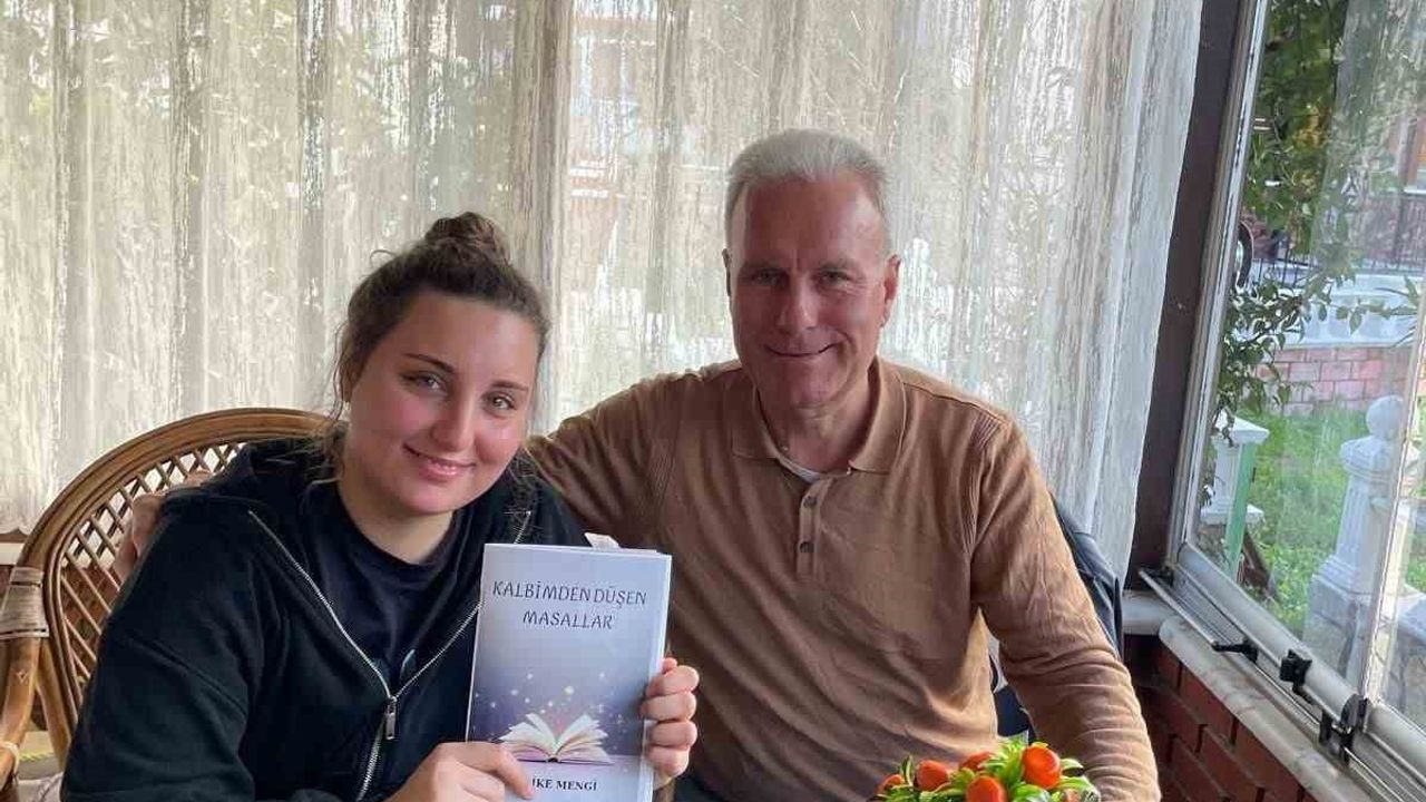 Burhaniye'den Genç Yazar Melike Mengi'nin İlk Kitabı Yayınlandı