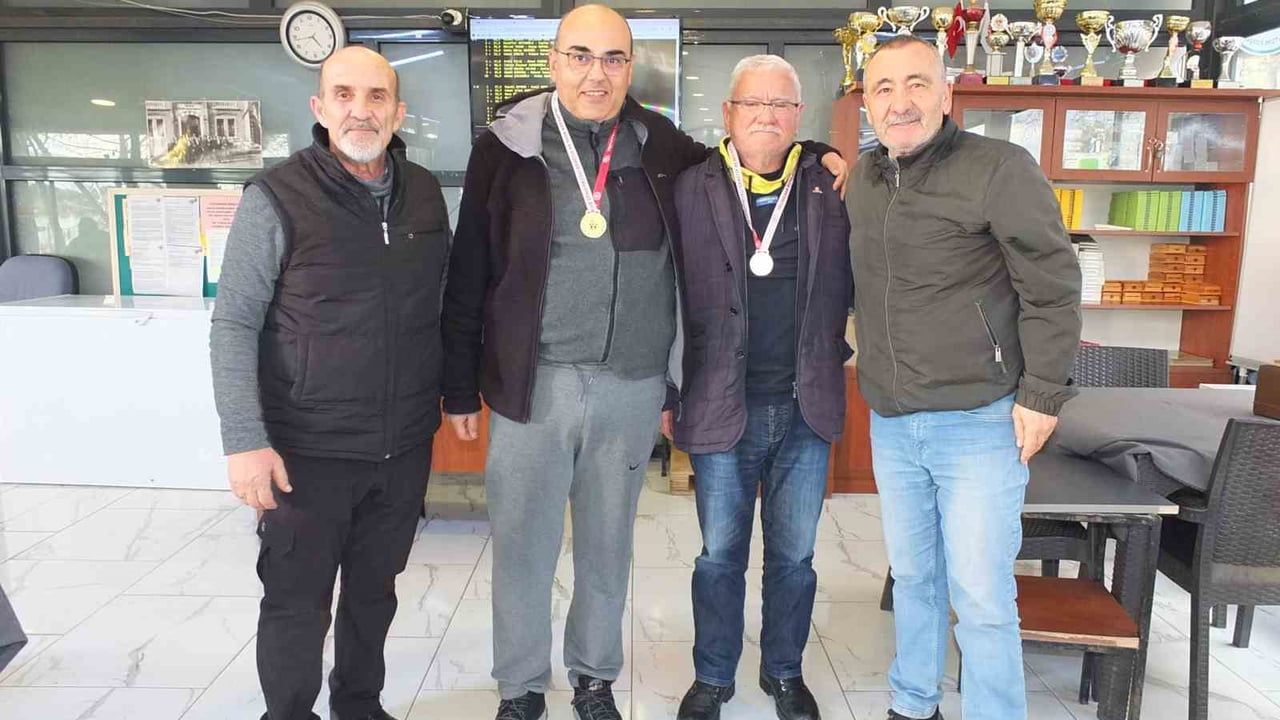 Burhaniye, Kuzey Ege'nin Briç Sporunda Öne Çıkıyor