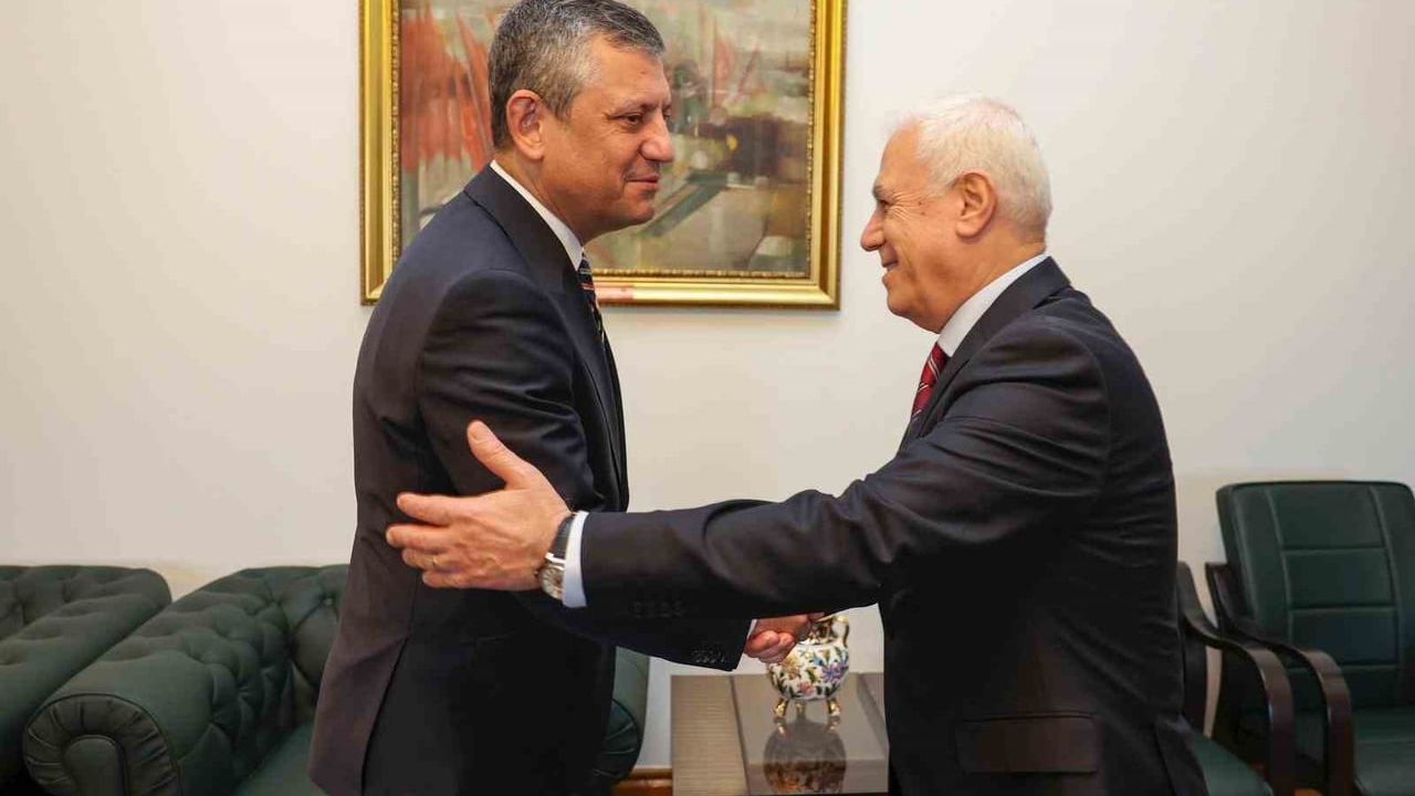 Bursa Büyükşehir Belediye Başkanı Bozbey’den CHP Genel Başkanı Özgür Özel’e Ziyaret