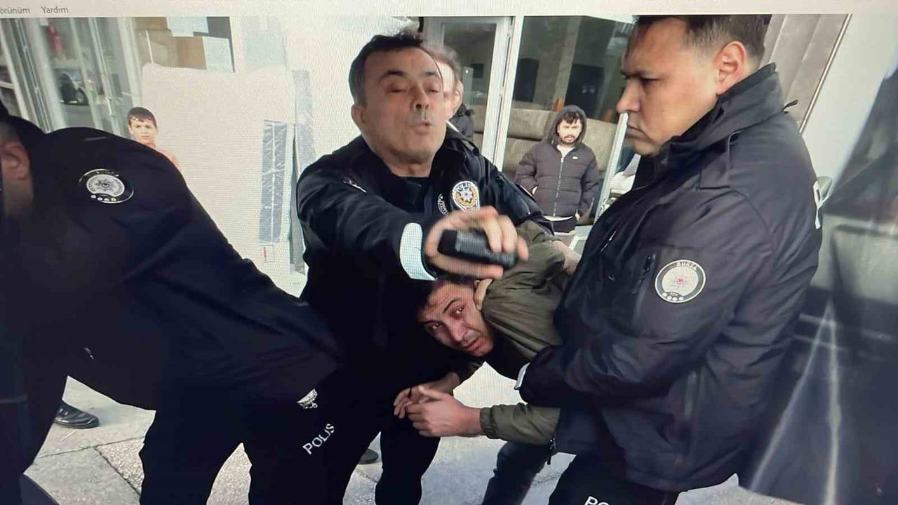 Bursa Büyükşehir Belediye Başkanı Bozbey’e Saldırı Girişimi